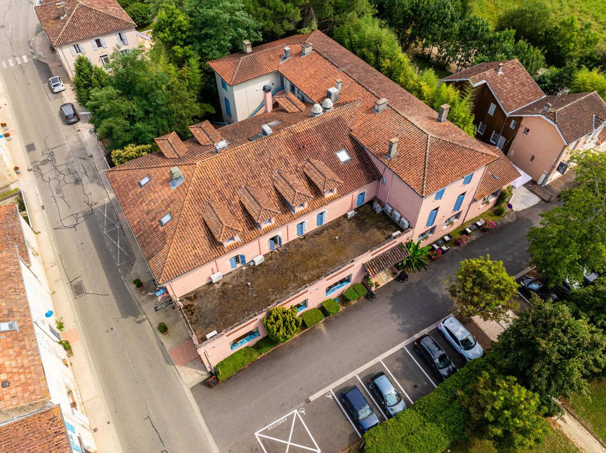 Hotel Restaurant Des Thermes Castéra-Verduzan Exterior foto